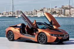 Luxus, jenž stojí za to vidět. BMW i8 Roadster přináší vizi budoucnosti