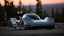 Volkswagen I.D. R Pikes Peak - elektrický bořič rekordů má políčeno na další výzvy