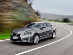 Lexus GS 300h s novým motorem!