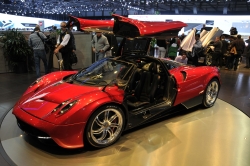 Pagani Huayra je k vidění už i v Česku. Jedinečný vůz svého druhu stál majitele 40 milionů